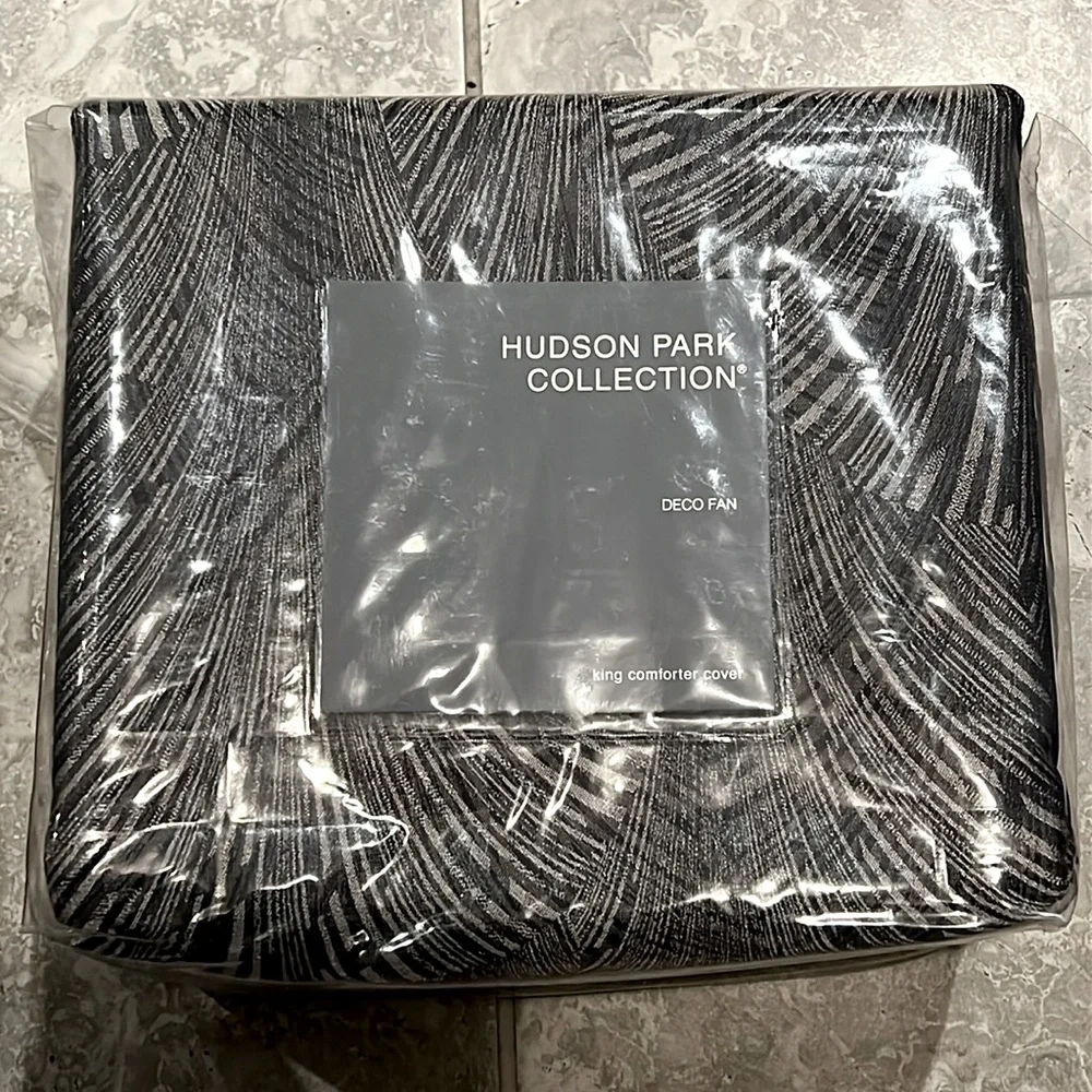 Hudson Park Collection Deco Fan King Duvet Cover, Black Grey New in Box $470